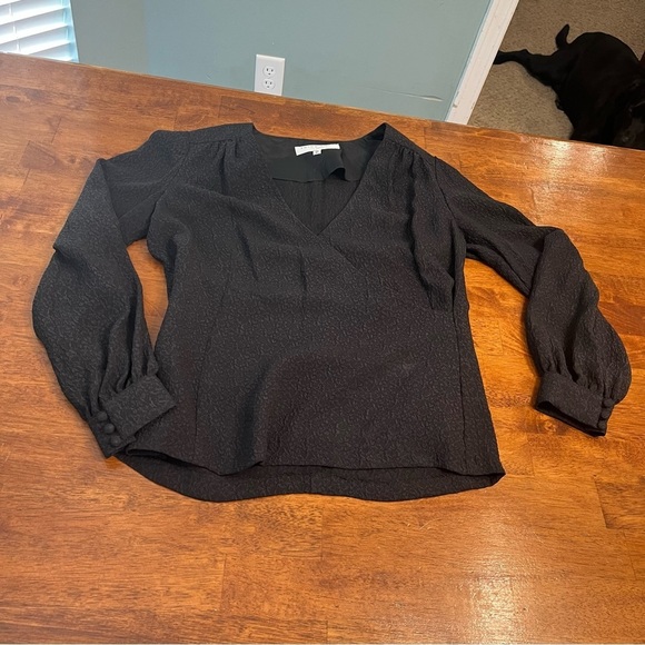 Trina Turk 100% silk black crossover blouse size large - Picture 1 of 9
